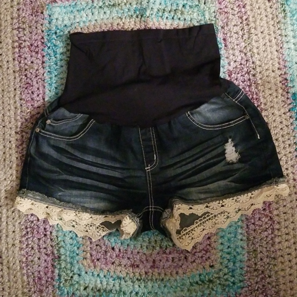 Bella Vida maturnity shorts XL